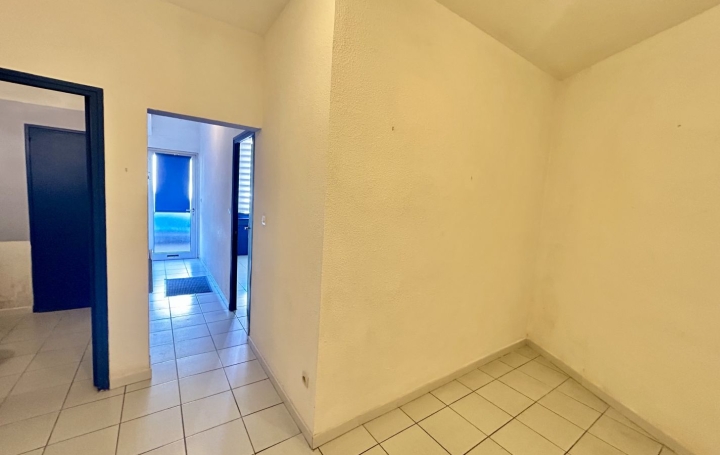 Local commercial LE CAP-D'AGDE 30 m2 45 300 € Local commercial LE CAP-D'AGDE 30 m2 45 300 €